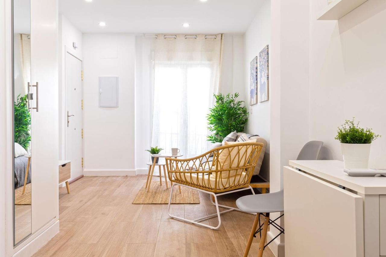 Malgi Apartment - Malaga City Centre Exteriör bild